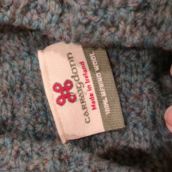 Carraigdonn Made In Ireland Merino Wool Poncho Shawl - Picture 3 of 3